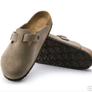 NWT Birkenstock Boston Soft Footbed
Suede Leather
